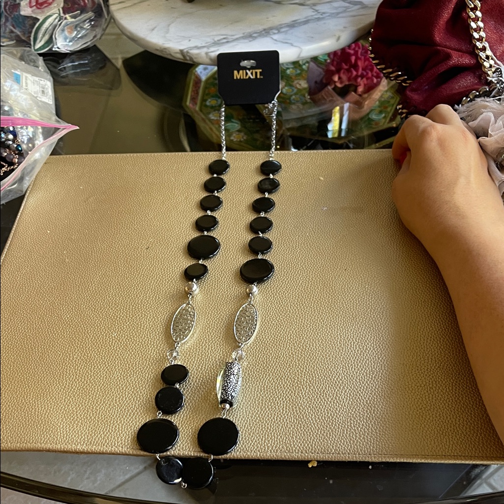 Mixit Black And Silver Oval Necklace 42$